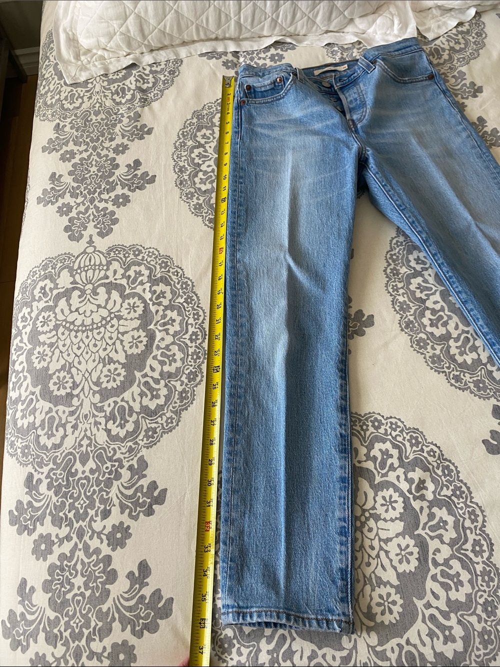 Classic High-Rise Light Blue Women's Jeans with Button Fly - Picture 4 of 7